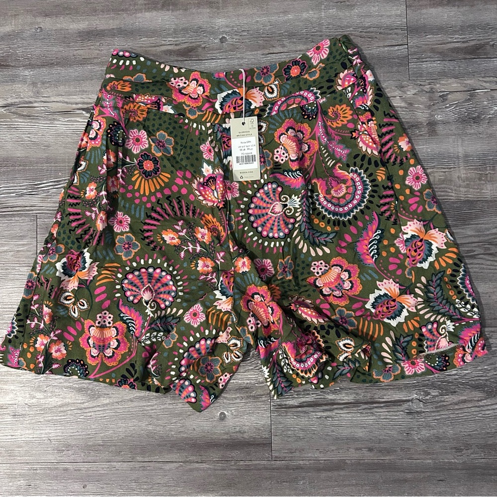 NWT Boden Floral Shorts Size 8
